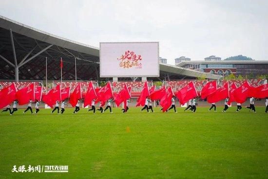 据法国媒体《足球市场》报道，阿莱格里希望补强中场阵容，尤文总监已经和托马斯、菲利普斯、霍伊别尔的团队进行了联络。